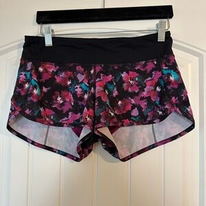 Lululemon patterned athletic short, Size: 4